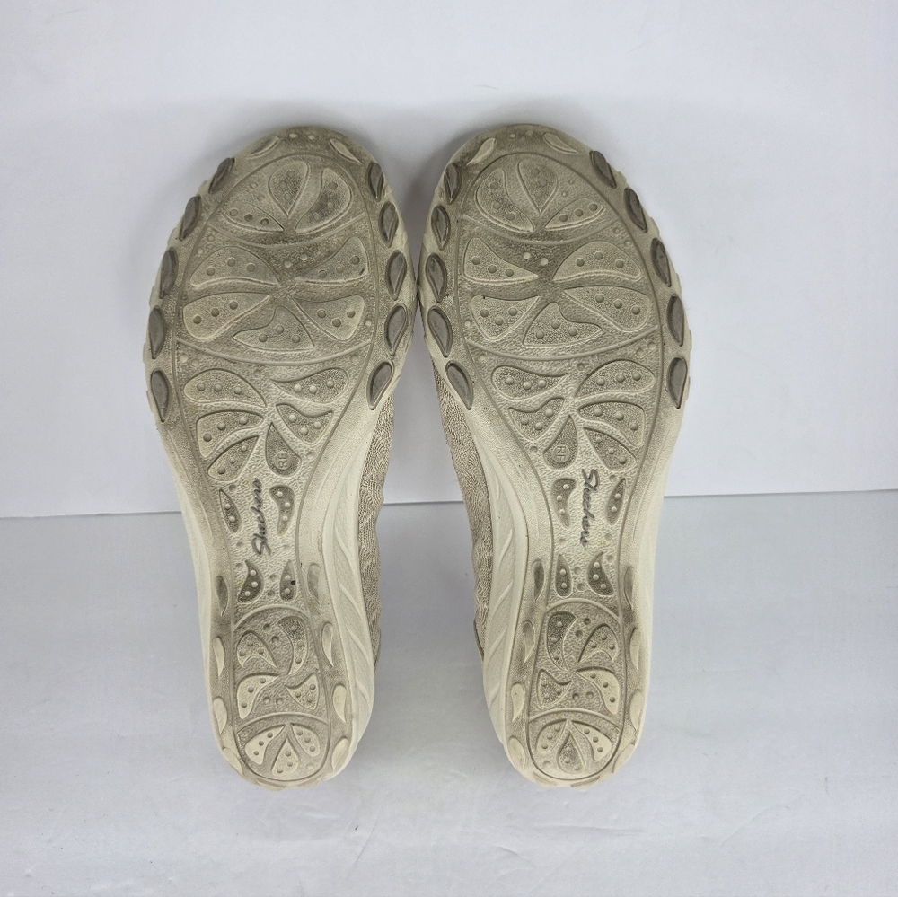 Skechers Relaxed Fit Savvy Women’s Beige Loafer Slip On Comfort Wedge  Size 9 - Picture 14 of 14